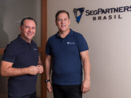 Foto: (E/D) O presidente Alexandre Camillo e o vice-presidente Paulo Rogério dos Santos