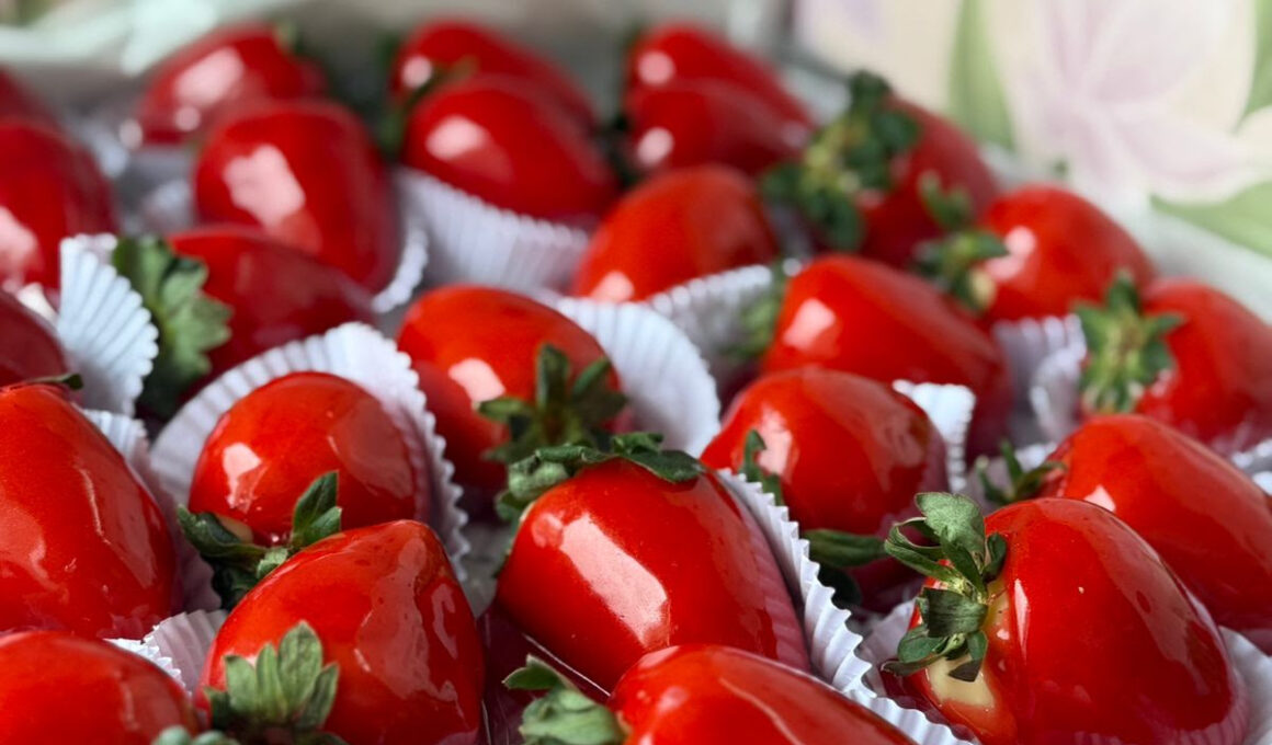 Morango do Amor: o doce queridinho do momento vira febre nas redes e ganha versões gourmetizadas / Foto: Divulgação