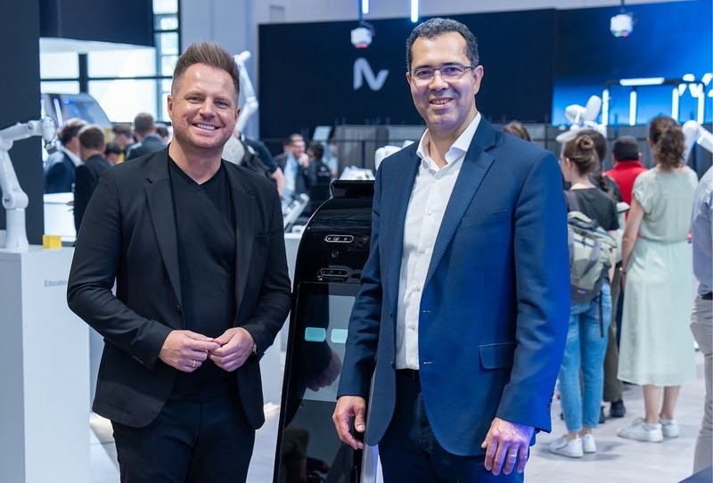 David Reger, fundador e CEO da NEURA Robotics e Marco Santos, CEO Global da GFT, Foto: NEURA Robotics