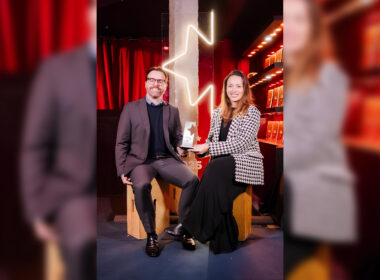Alexandre Gabrielli, superintendente de Dental, e Marcela Pinheiro, Gerente de Relacionamento de Dental, participaram do Coquetel TOP5 e Lançamento de Os Eleitos 2025.