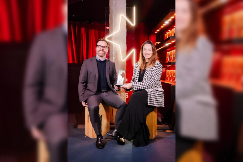 Alexandre Gabrielli, superintendente de Dental, e Marcela Pinheiro, Gerente de Relacionamento de Dental, participaram do Coquetel TOP5 e Lançamento de Os Eleitos 2025.