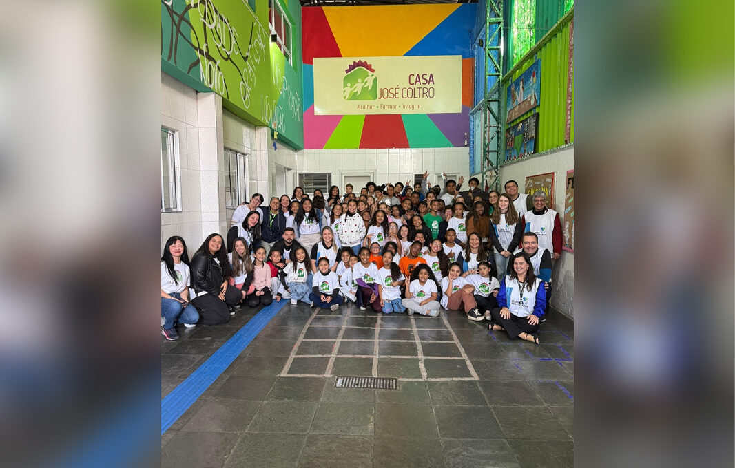 Ação da campanha de Julho Neon inclui atendimento odontológico, kits de higiene e acolhimento a jovens atendidos pelo Projeto Crescer, da ONG Casa José Coltro