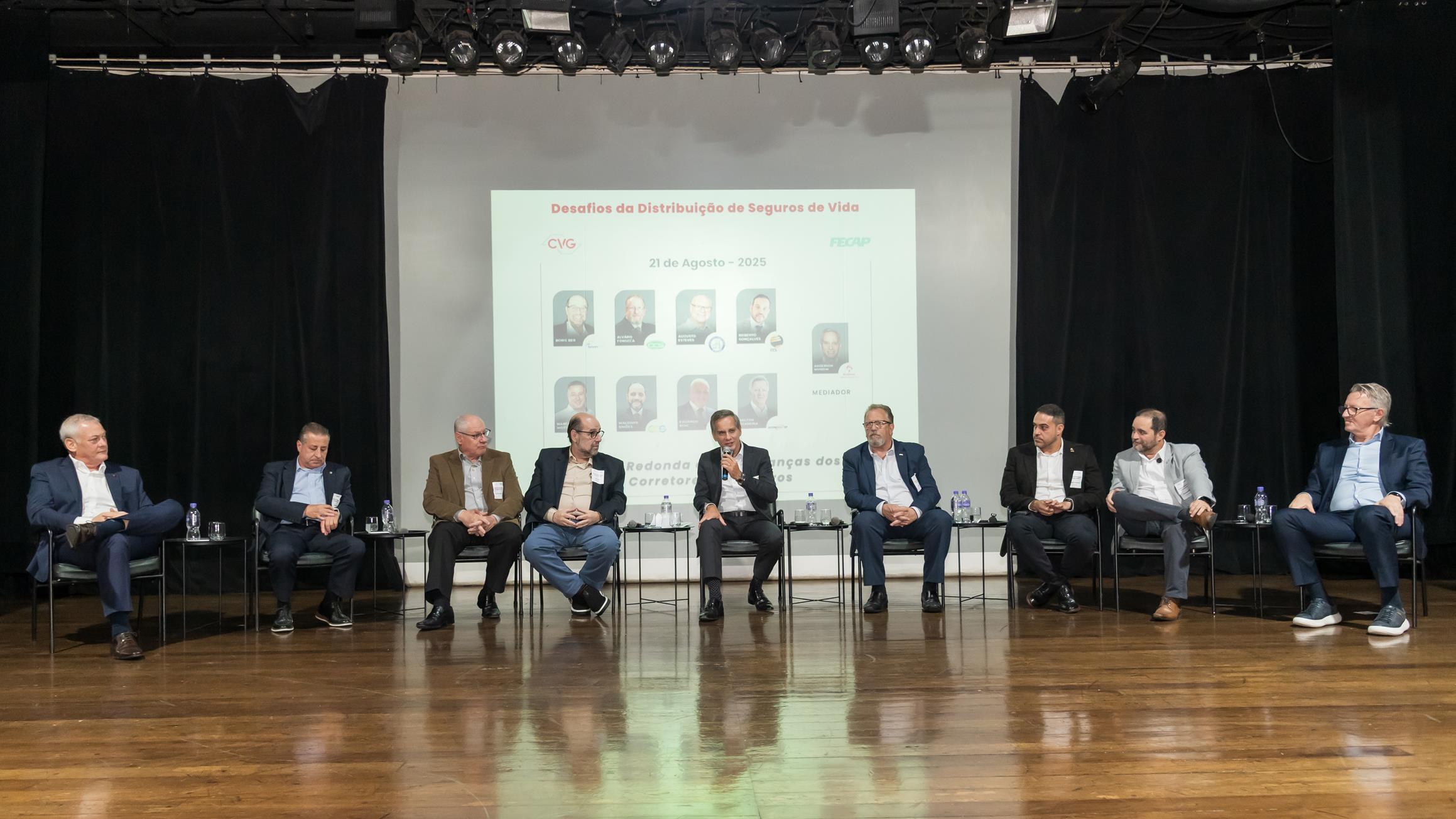 Mesa-redonda: Eduardo Minc, Marcos Motta, Augusto Esteves, Boris Ber, Anderson Mundim, Álvaro Fonseca, Roberto Gonçalves Lopes Filho, Waldimir Simões e Milton Ferreira / Foto: Antranik Photos / Divulgação
