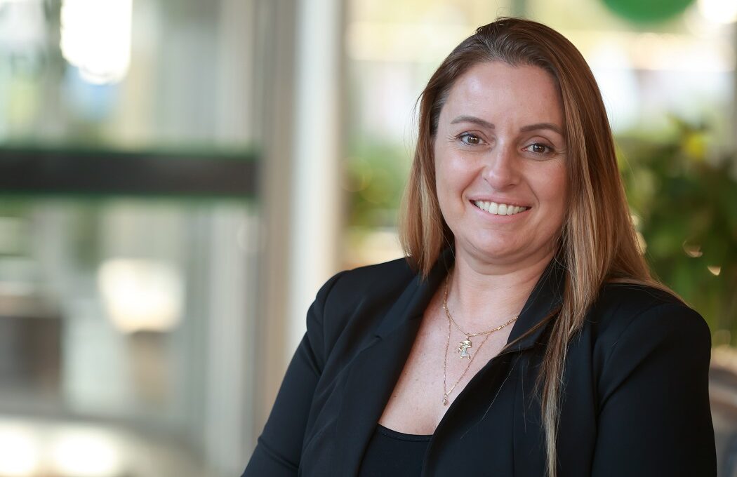 Daniele Schmidt, diretora Executiva de Pessoas e Cultura, participa do CONARH com a apresentação sobre a jornada do Sicredi para se tornar uma das melhores empresas para trabalhar Créditos: Divulgação/Sicredi
