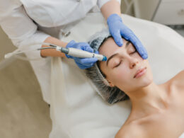 Estética em alta: como decidir entre ser autônomo e abrir uma empresa / Foto: Freepik