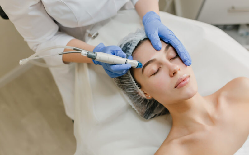 Estética em alta: como decidir entre ser autônomo e abrir uma empresa / Foto: Freepik