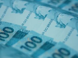 A close up of a ten thousand dollars bill