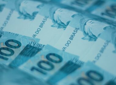 A close up of a ten thousand dollars bill