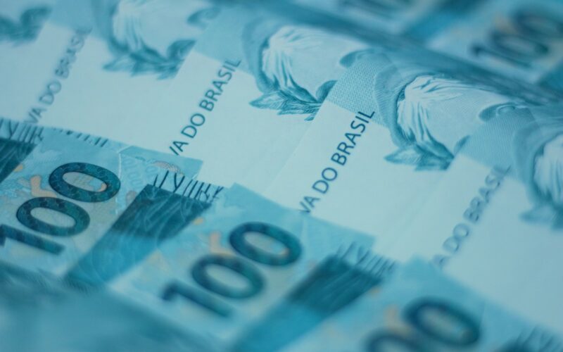 A close up of a ten thousand dollars bill