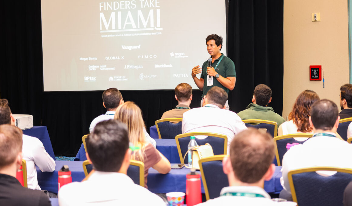 Divulgação Roberto Lee, CEO da Avenue, durante a 3ª edição do Finders Take Miami
