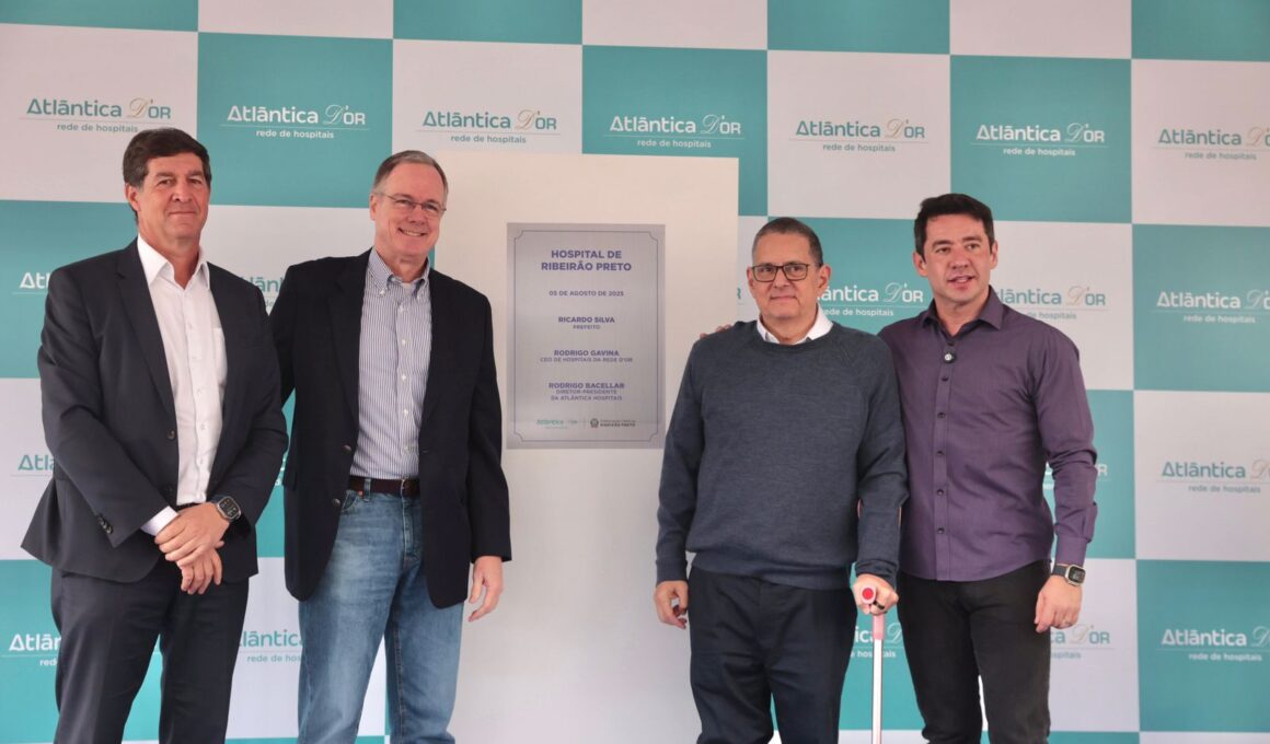 Da esquerda para a direita: Vander Giordano, Diretor Vice-Presidente de Compliance e Institucional da Multiplan Empreendimentos S.A; Rodrigo Bacellar, Diretor-Presidente da Atlântica Hospitais e Participações, do Grupo Bradesco Seguros; Rodrigo Gavina, CEO de Hospitais da Rede D’Or, e Ricardo Silva, Prefeito de Ribeirão Preto.