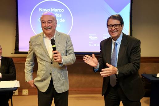 Enio Miraglia, secretário do Conselho Consultivo do CVG-RJ (E) e Edson Calheiros, presidente da ANM – Foto Rafael Wallace