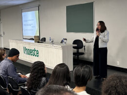 Foto: Psicóloga e mestre Sara Cianelli compartilhou experiências sobre atuação em desastres / Karen Cunha