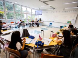Divulgação: Alunos na Lourenço Castanho