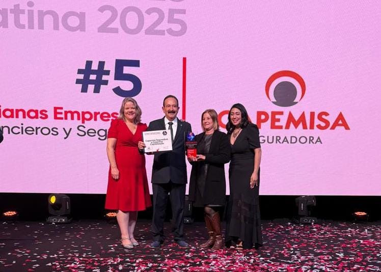 Jorge Andrade, Presidente da CAPEMISA, recebe o prêmio da consultoria Great Place to Work (GPTW) / Foto: Divulgação