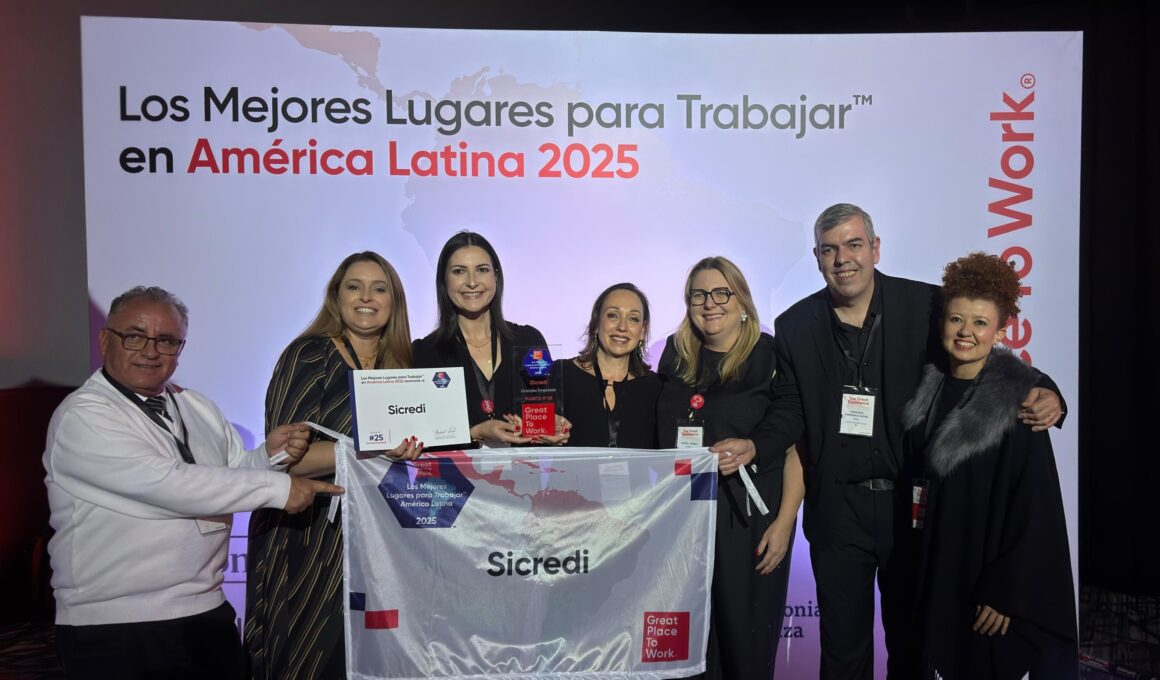 Cerimônia de premiação foi realizada na noite do dia 21 de agosto, em Buenos Aires, na Argentina, reunindo organizações de toda a América Latina Créditos: Divulgação/Sicredi