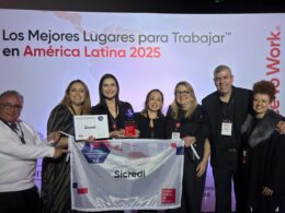 Cerimônia de premiação foi realizada na noite do dia 21 de agosto, em Buenos Aires, na Argentina, reunindo organizações de toda a América Latina Créditos: Divulgação/Sicredi