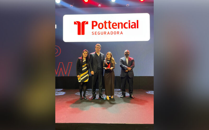 Carlos Ferreira Quick e Mariana Dória no evento GPTW - Créditos - Pottencial Seguradora