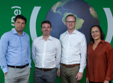 Reinaldo Marques, do IRB(P&D); Stuart Calam, da WTW; Simon Solvsten, diretor do Centro Europeu de Estudos de Risco e Resiliência da Universidade do Sul da Dinamarca; e Eduarda de La Rocque, diretora de Controles Internos, Riscos e Conformidade do IRB(Re)