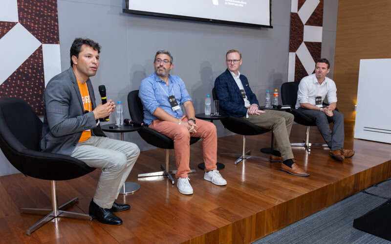 Reinaldo Marques, Stéphane Loisel, Simon Solvsten e Stuart Calam no 2º Fórum IRB(P&D) / Foto: Divulgação