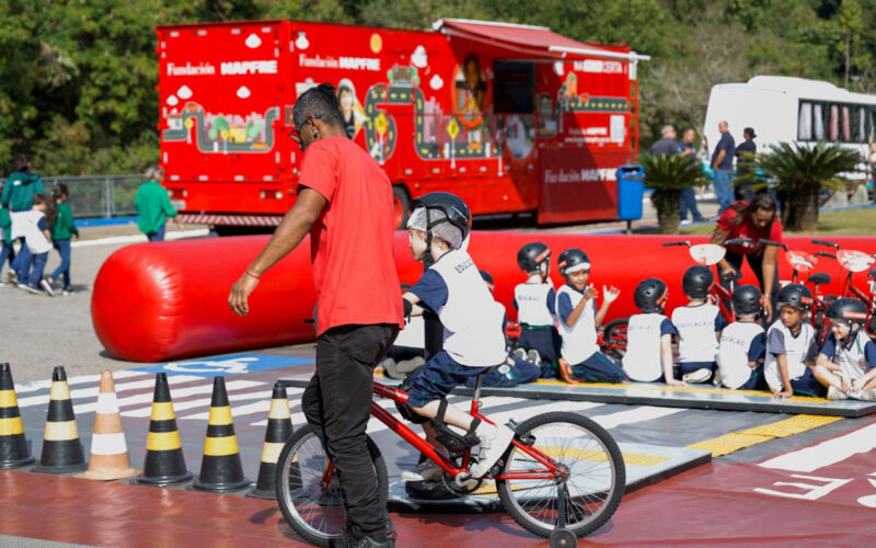 Fundación MAPFRE e Prefeitura de Itapira levam programa “Na Pista Certa” às escolas do município / Foto: Divulgação