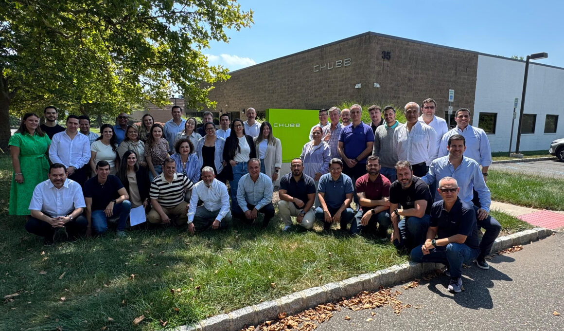 Grupo que viajou para o Centro de Risco de Engenharia da Chubb Seguros em Nova Jersey, Estados Unidos / Foto: Chubb / Divulgação