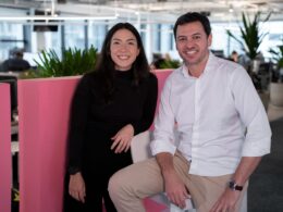 Camila Kataguiri e Igor Mascarenhas, co-CEO e CEO da Pier, respectivamente / Foto: Rafael Merino / Divulgação