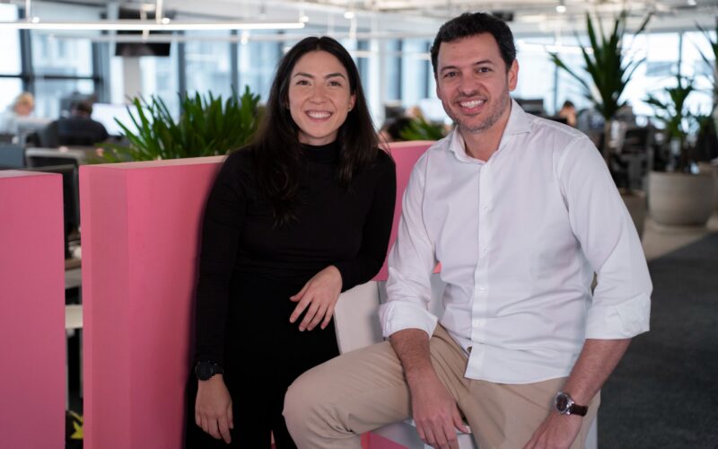 Camila Kataguiri e Igor Mascarenhas, co-CEO e CEO da Pier, respectivamente / Foto: Rafael Merino / Divulgação