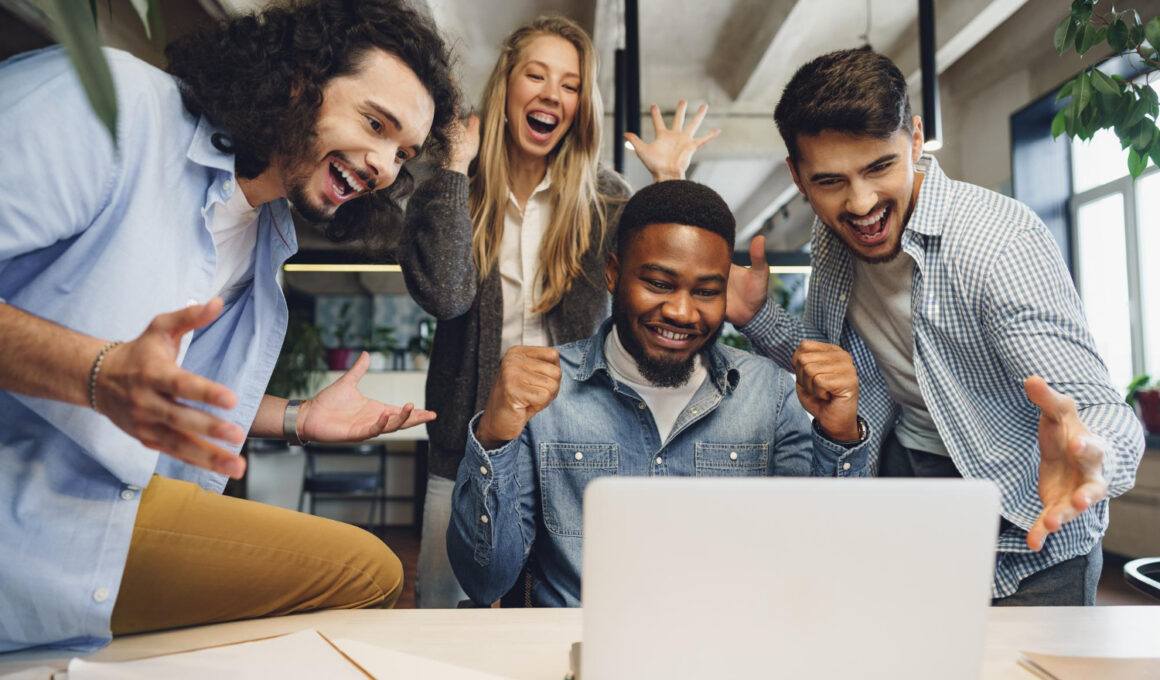 Carisma: empatia é o segredo para conquistar as pessoas no trabalho, apontam 7 em cada 10 profissionais / Foto: Freepik
