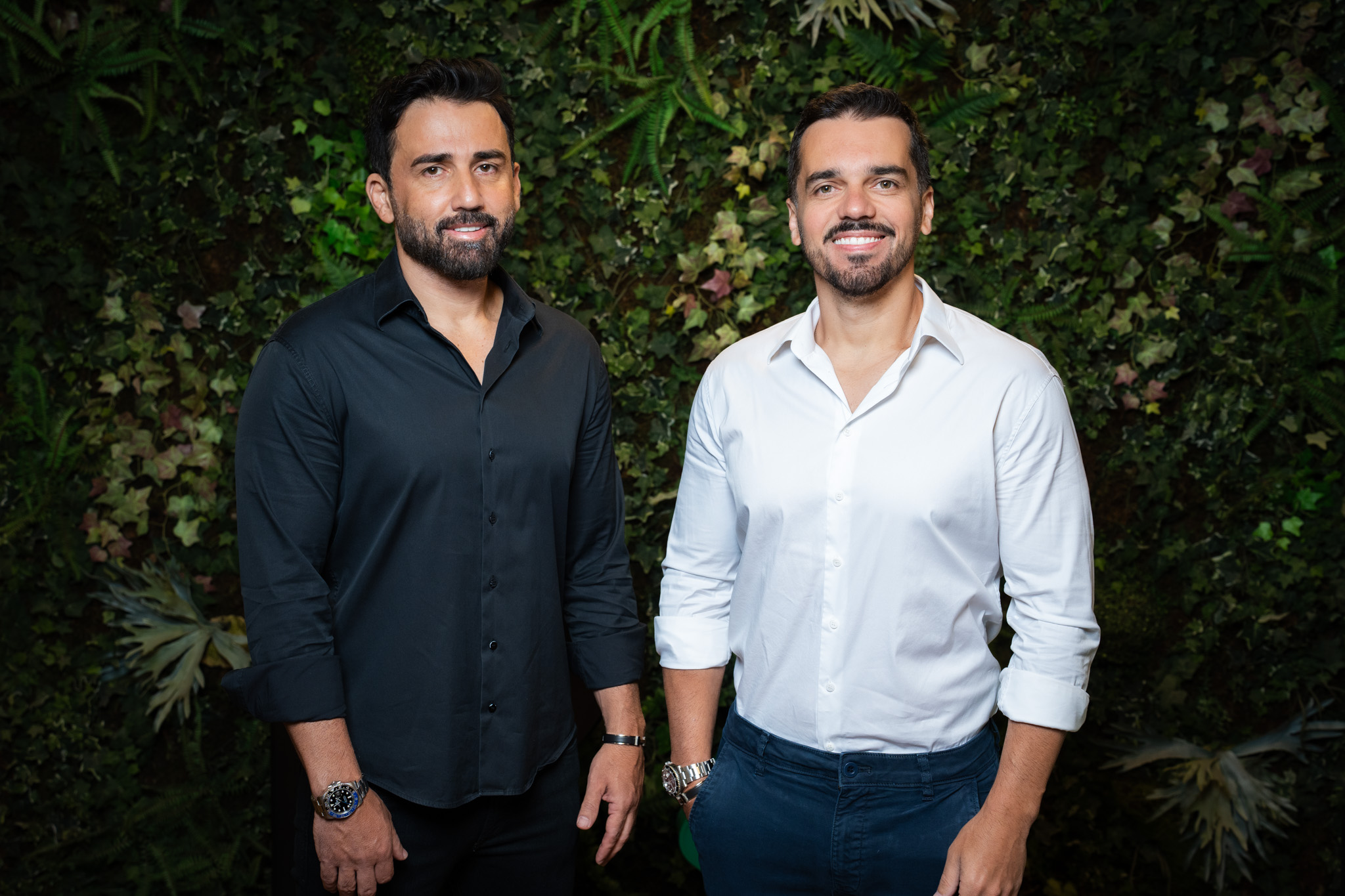 Pablo e Lucas Linhares no laboratório do Grupo PLL / Foto: Halei Rembrandt / Divulgação