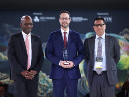Prêmio foi entregue no dia 15 de setembro, durante a conferência anual do SME Finance Forum, em Joanesburgo, na África do Sul Créditos: Divulgação/Sicredi