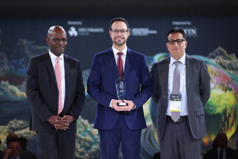 Prêmio foi entregue no dia 15 de setembro, durante a conferência anual do SME Finance Forum, em Joanesburgo, na África do Sul Créditos: Divulgação/Sicredi