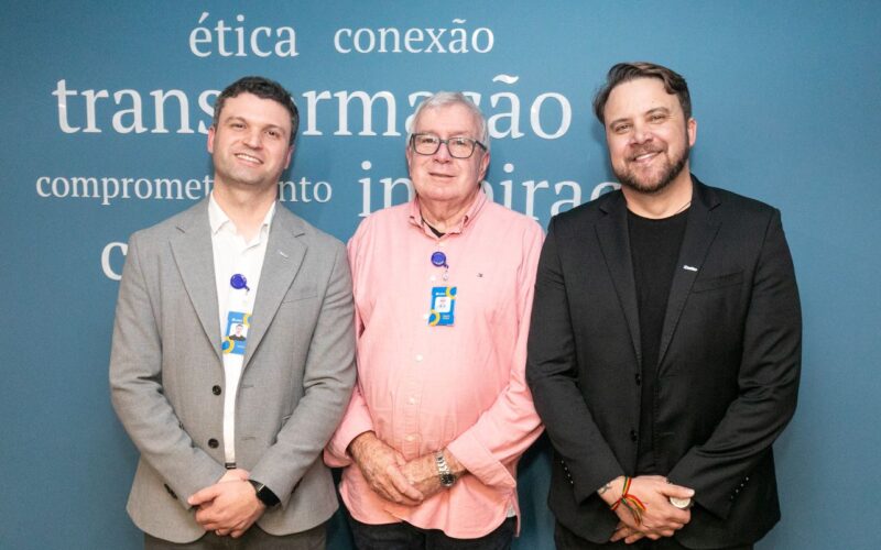 Atual gestão da Celos: presidente, Ivecio Pedro Felisbino (E), diretor de Seguridade, Paulo César da Silveira (C) e diretor Financeiro, Leandro Nunes da Silva (D). / Foto: Divulgação