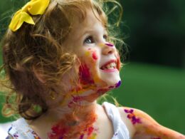 girl with paint of body
