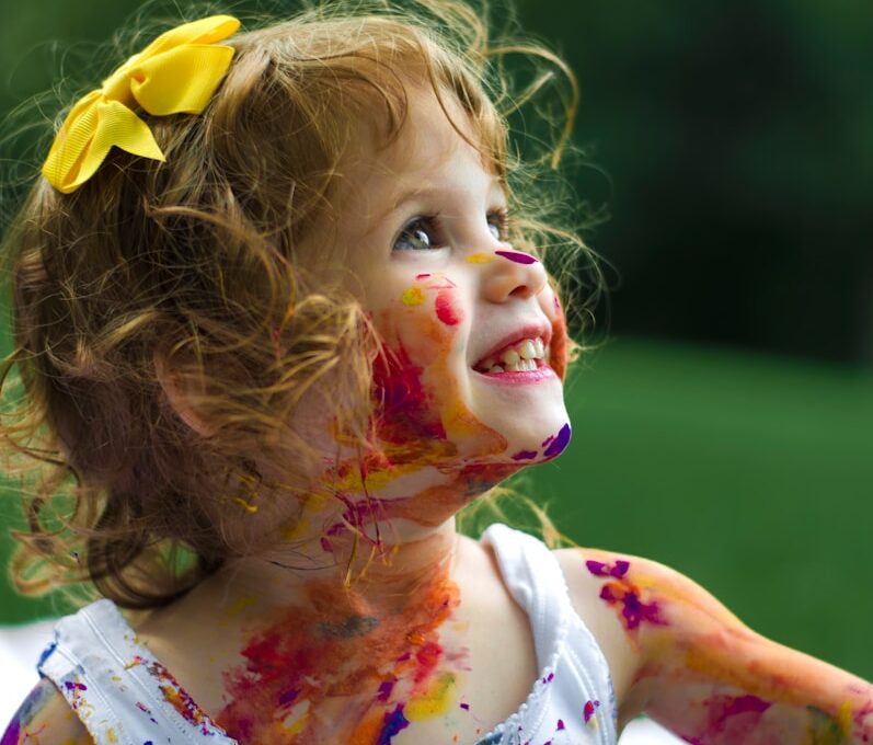 girl with paint of body