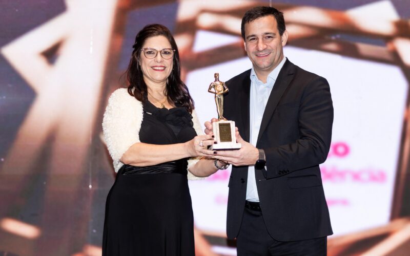 Sonia Marra, presidente do CVG-RJ e Bernardo Castello, diretor-presidente da Bradesco Vida e Previdência