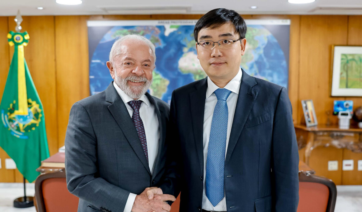 Presidente Lula e o fundador e CEO da DiDi, Will Cheng / Foto: Ricardo Stuckert / Secom-PR / Divulgação