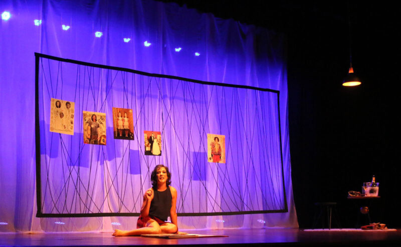 Adriana Birolli na comédia NÃO - Crédito fotográfico Nando Machado/ Foto: Divulgação