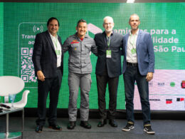Lauro Ladeia, diretor do Sinduscon-SP (Sindicato da Indústria da Construção Civil), Capitão da PM Roberto Adashi, do Corpo de Bombeiros de São Paulo, Carlos Borges, vice-presidente do Secovi-SP (Sindicato das Empresas de Administração de Imóveis de São Paulo) e Clemente Gauer, diretor e coordenador do Grupo de Segurança da ABVE / Foto: Divulgação
