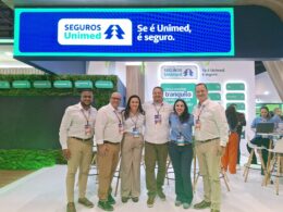 Foto: Executivos da E4 Soluções, Seguros Unimed e Solidus Administradora durante o Conec / Divulgação