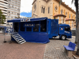 Caminhão está estacionado na Praça do Carmo, no Centro - Foto: CAIXA/Divulgação