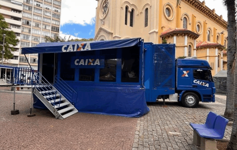 Caminhão está estacionado na Praça do Carmo, no Centro - Foto: CAIXA/Divulgação