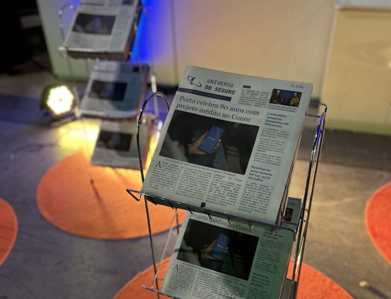 Jornal do Universo do Seguro estreia no CONEC 2025 com tiragem especial de 5 mil exemplares / Foto: Universo do Seguro