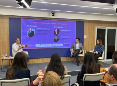 Evento de lançamento do Portal Saude Sem engano - Francisco Balestrin, presidente da FESAÚDE e do SindHops, Carlos Pedrotti - Presidente da SDB e Adriana Ventura - Deputada Federal/ Foto: Divulgação