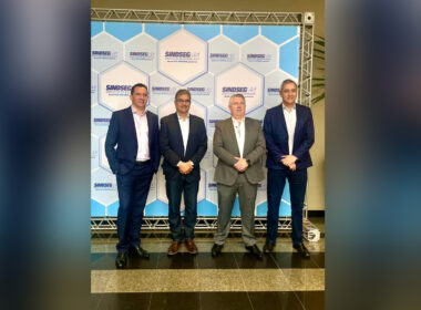 Na foto Dyogo Oliveira, presidente da CNseg, Natanael Castro, diretor-executivo da FenaCap, Ederson Daronco, presidente do Sindicato das Empresas de Seguros do Rio Grande do Sul (SindsegRS) e André Nunes, diretor de Assuntos Corporativos, Institucionais e Sindicais da CNseg/ Divulgação