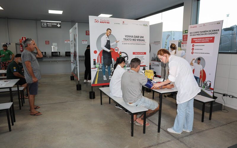 Fundación MAPFRE e RioSP promovem iniciativa de segurança viária para caminhoneiros em Pindamonhangaba durante a Semana Nacional do Trânsito / Foto: Divulgação