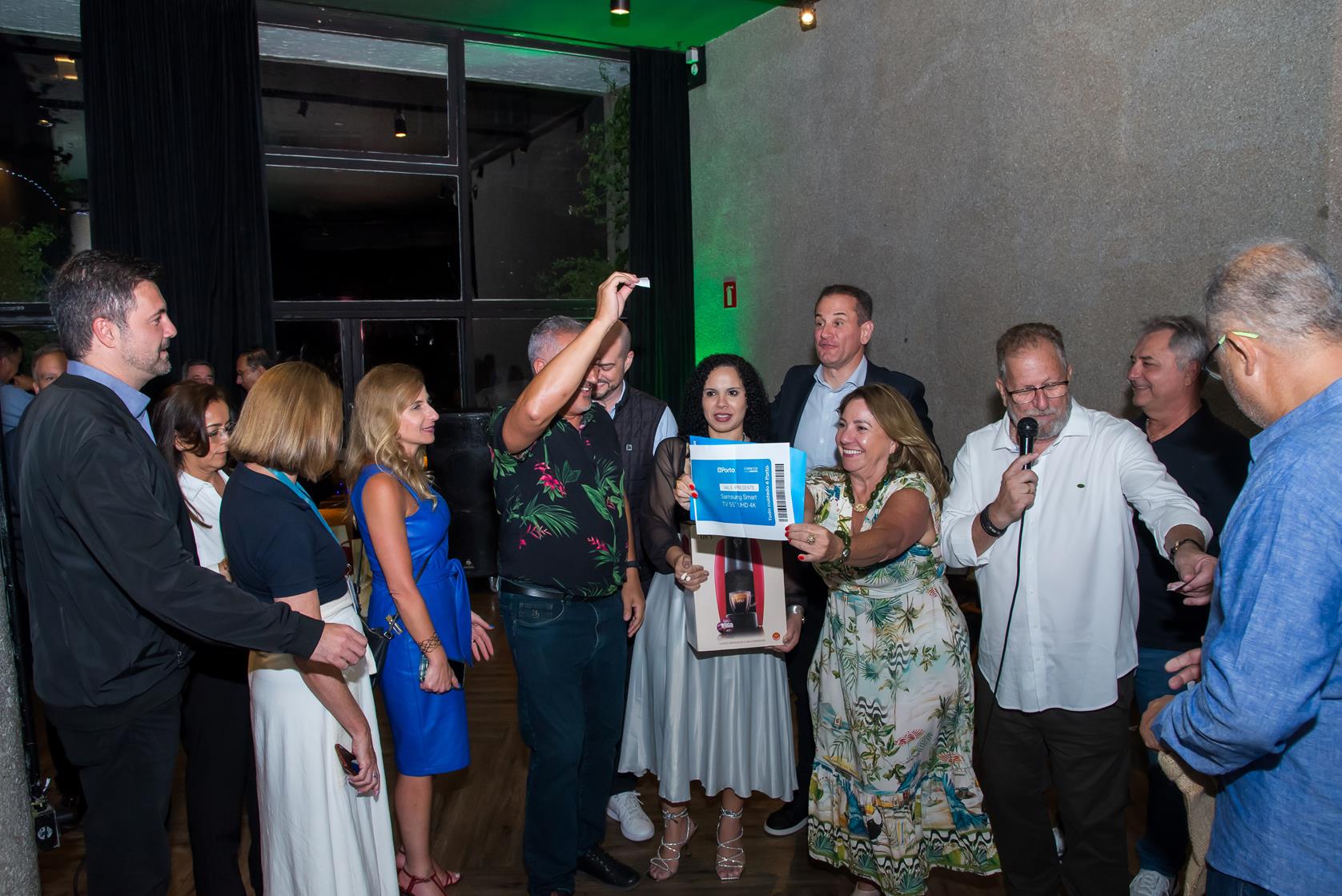 Sorteio de brindes aos associados / Foto: Antranik Photos / Divulgação