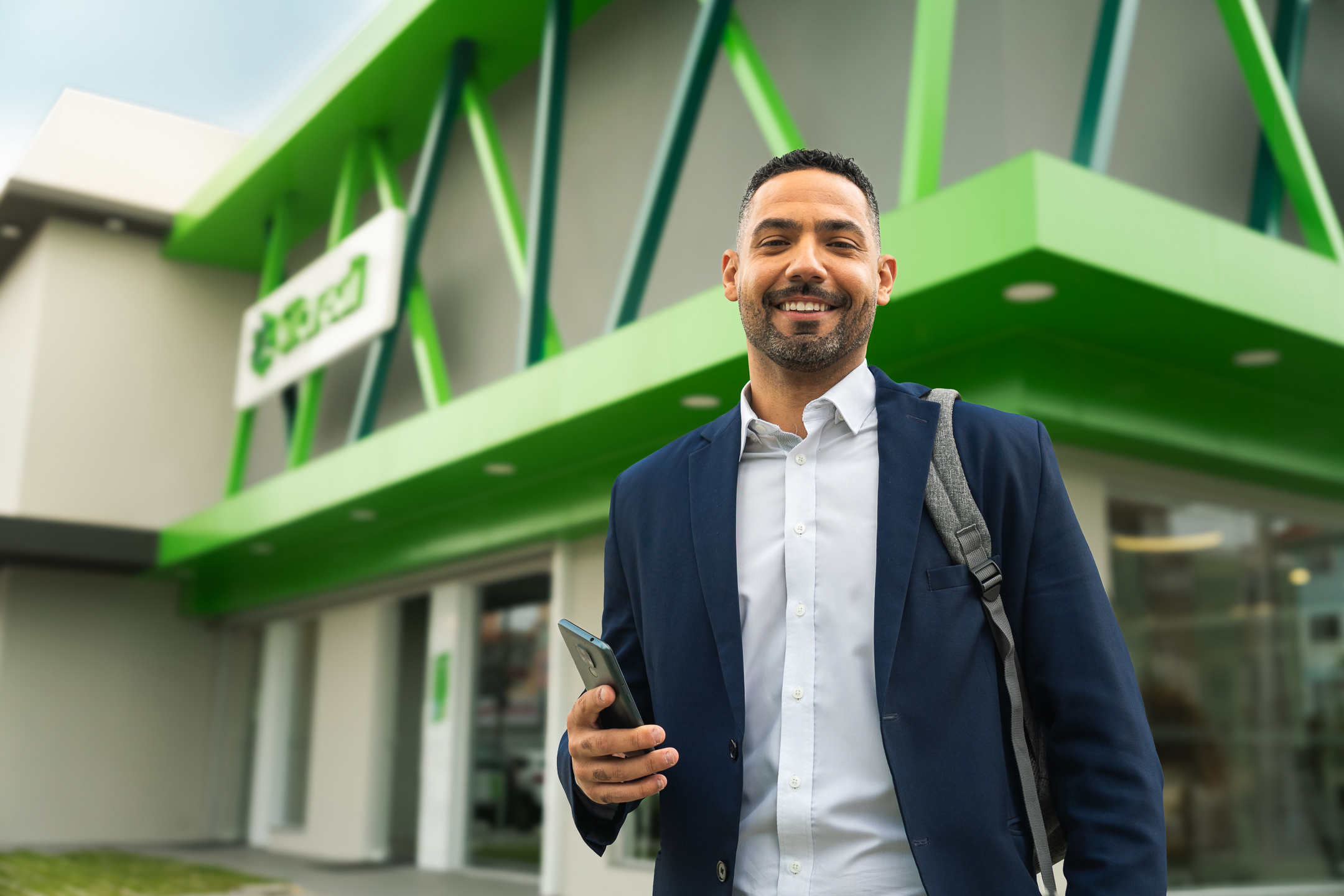 A abertura de novas agências - já são mais de 1.000 na área de atuação das 30 cooperativas da Central Sicredi PR/SP/RJ - reforça o relacionamento próximo aos associados / Foto: Divulgação